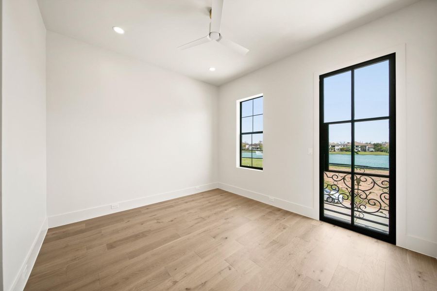 Spacious, unfurnished interior of a new home in Monet Estates, Sugar Land (Image 20).