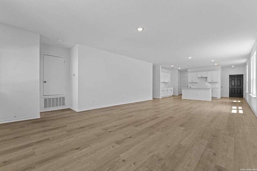 Spacious, unfurnished interior of a new home in Corley Farms, Boerne (Image 26).
