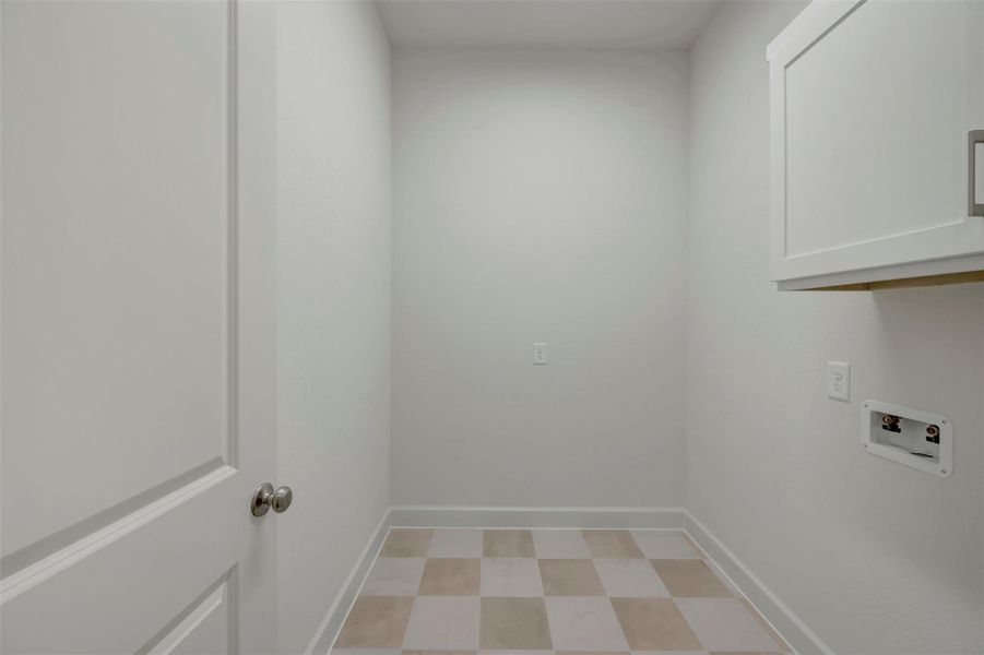 Spacious, unfurnished interior of a new home in ARTAVIA - Parkview Collection, Conroe (Image 44).