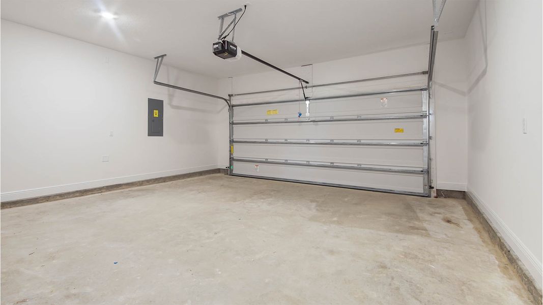 Representative unfurnished interior of a home built from the Delray by D.R. Horton in Caballeros Estates At Hombre, Panama City Beach (Image 34).