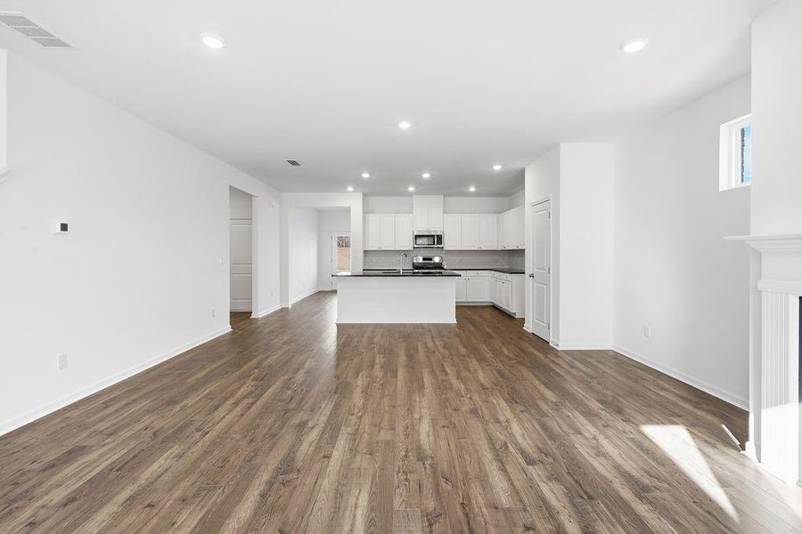 Spacious, unfurnished interior of a new home in Windance Lake, Loganville (Image 23).