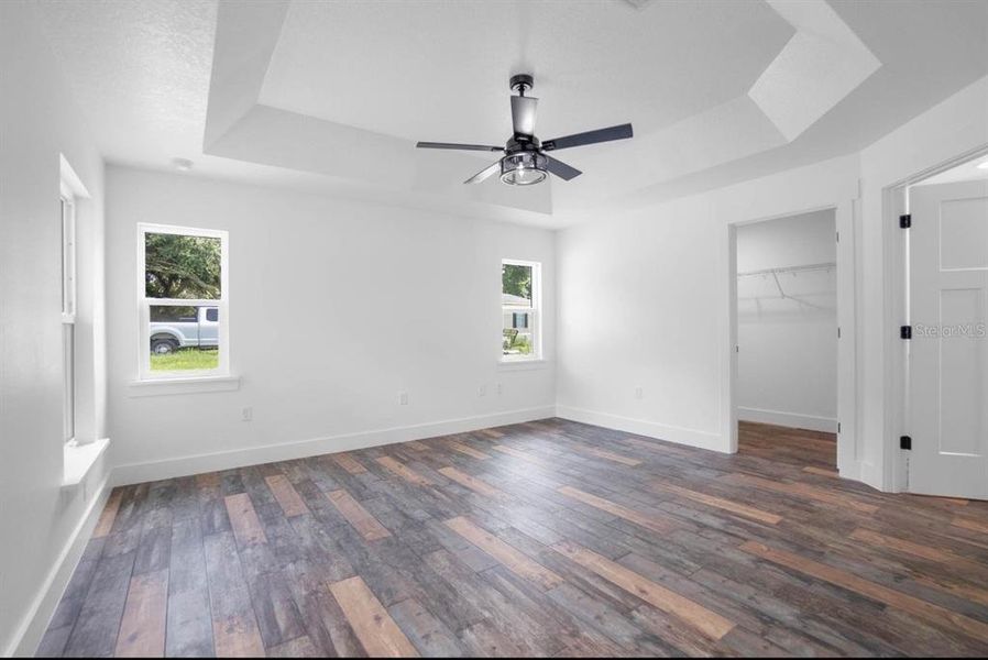 Spacious, unfurnished interior of a new home in , Webster (Image 31).