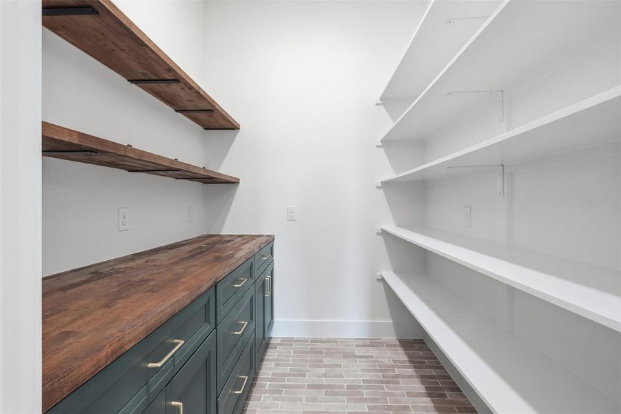 Photos are of prior LOTUS plan homesite built by Aurcova. Photos are of prior LOTUS plan homesite built by Aurcova.