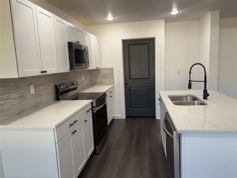 Furnished interior view inside a new home in , Mineola (Image 4).