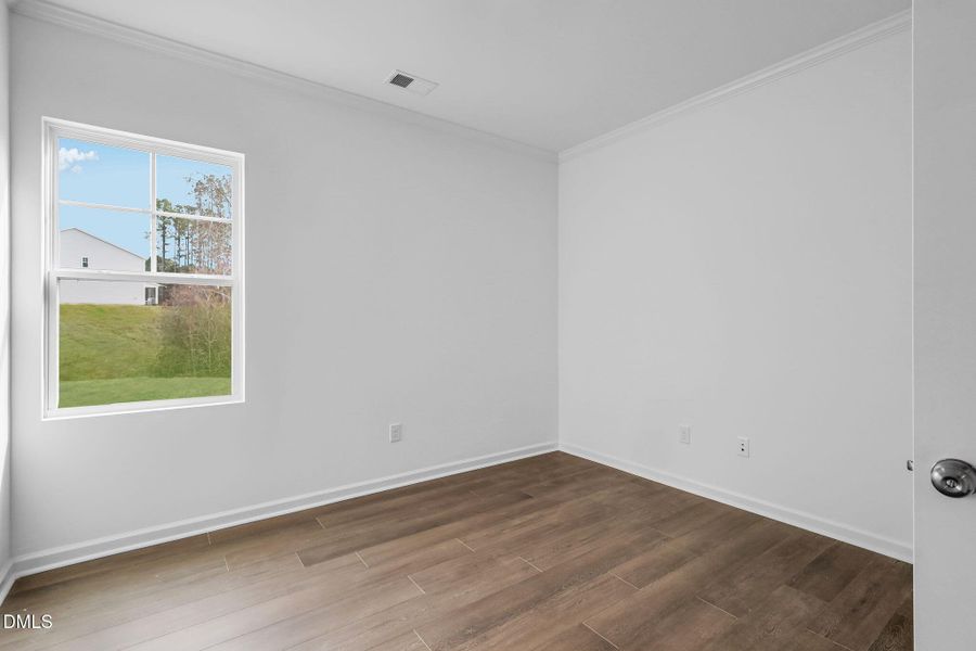 SUN_CaitlinCrossing_Pic_Davidson-12