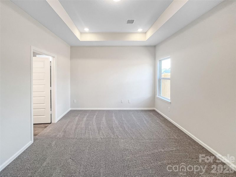 Spacious, unfurnished interior of a new home in Sunset Meadows, Charlotte (Image 16).
