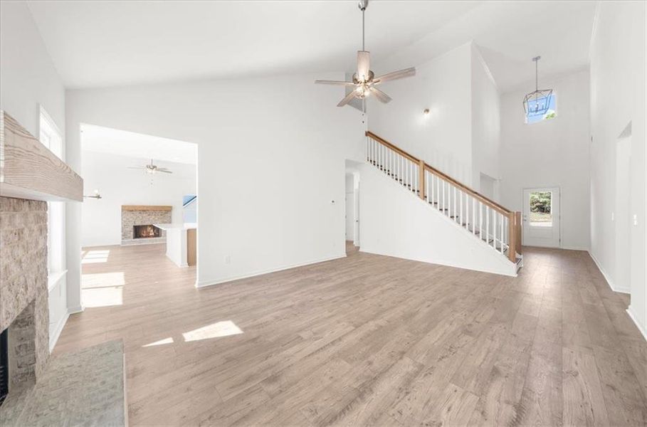 Spacious, unfurnished interior of a new home in , Gainesville (Image 27).