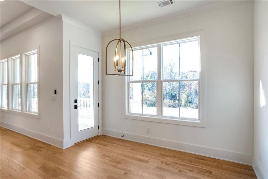 Spacious, unfurnished interior of a new home in , Bogart (Image 44).