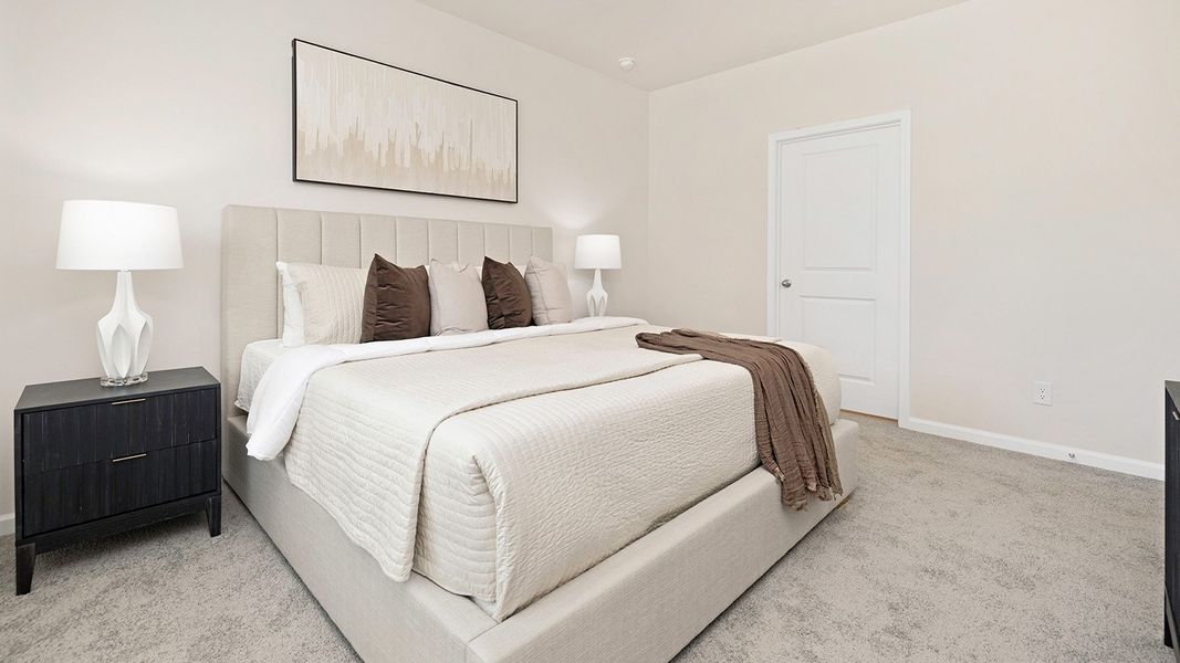 Furnished interior view inside a new home in Valleywood Farms, Waynesville (Image 13).