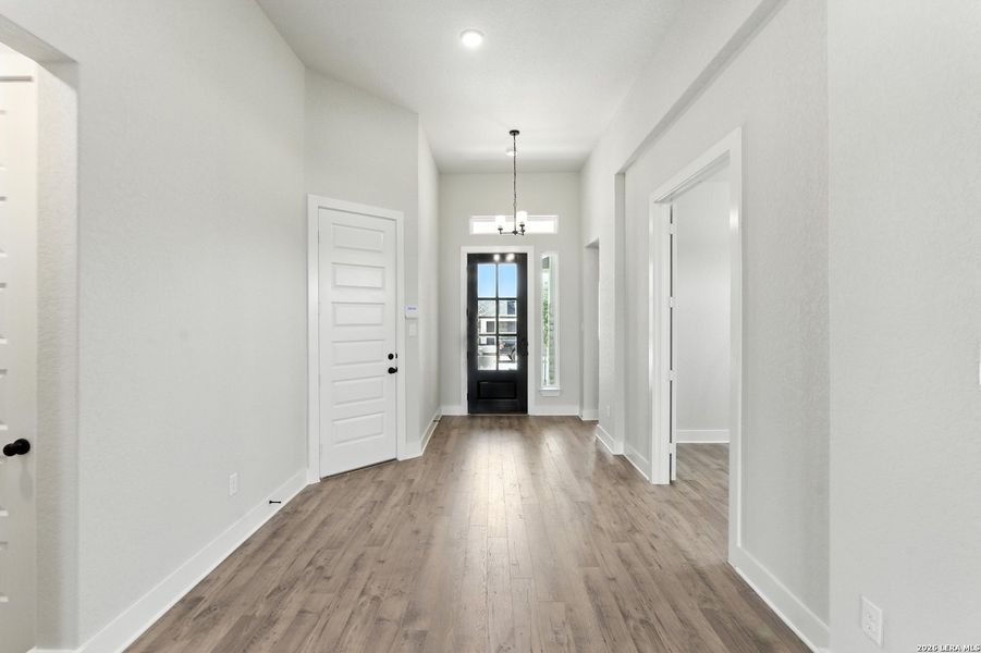 Spacious, unfurnished interior of a new home in Alsatian Oaks, Castroville (Image 17).