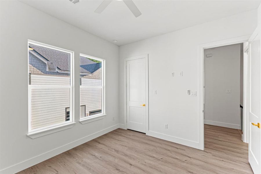 Spacious, unfurnished interior of a new home in , Houston (Image 12).