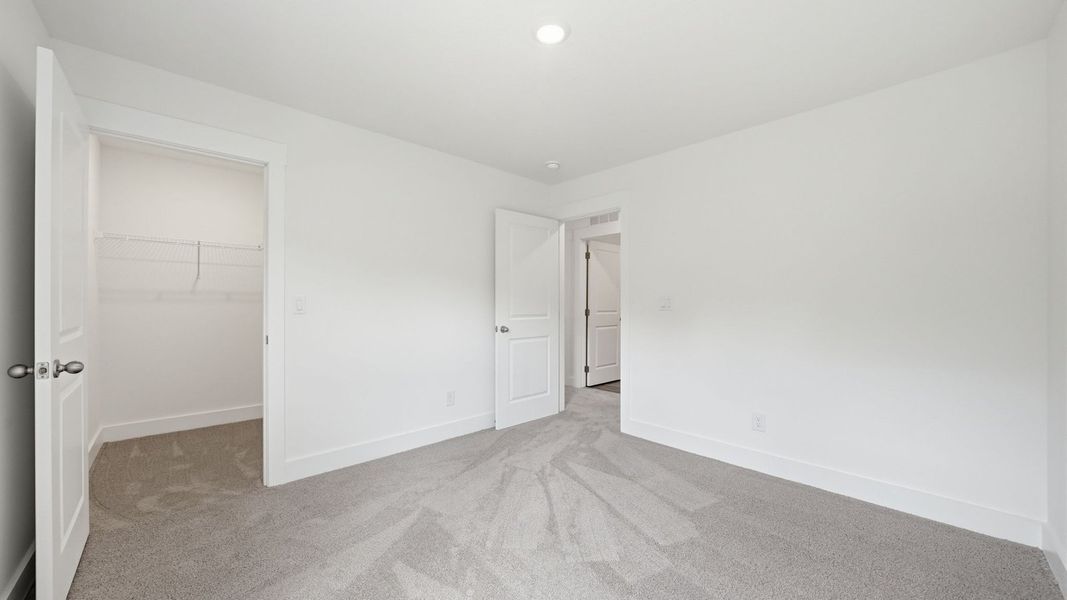 Spacious, unfurnished interior of a new home in Fieldcrest Acres, Blountville (Image 21).
