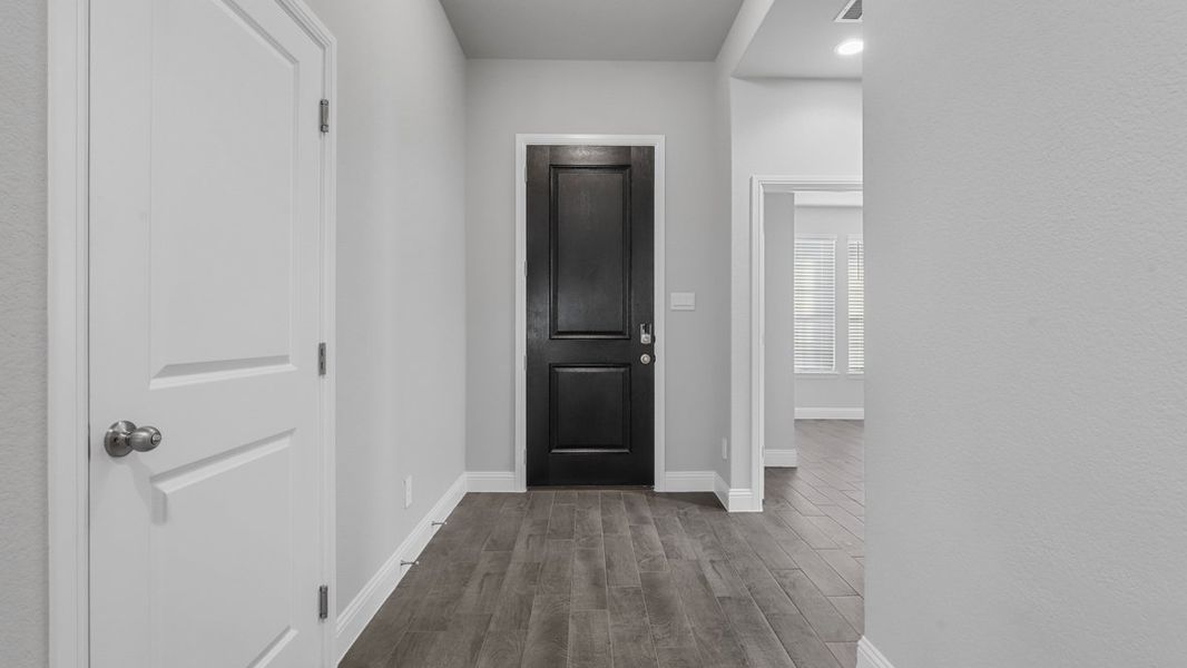 Spacious, unfurnished interior of a new home in Treeline, Justin (Image 30).