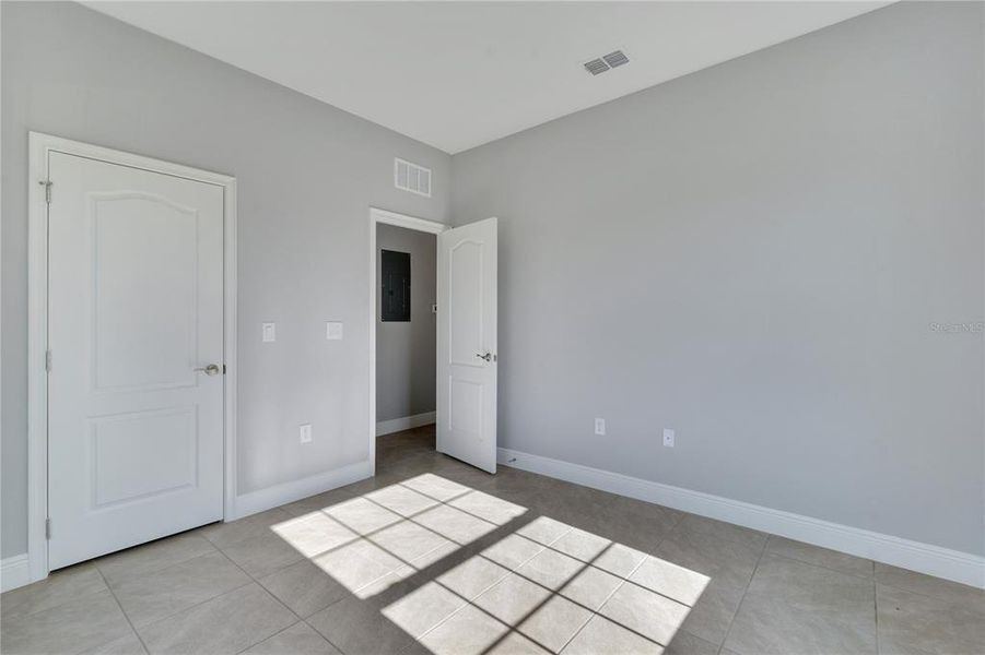 Spacious, unfurnished interior of a new home in , Kissimmee (Image 19).