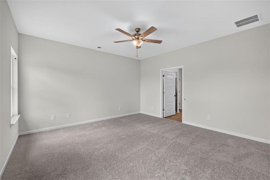 Spacious, unfurnished interior of a new home in Summerfield Place, Carrollton (Image 31).