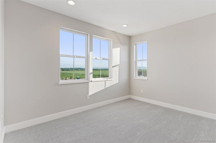 Photos are of a similar unit. Photos are of a similar unit.