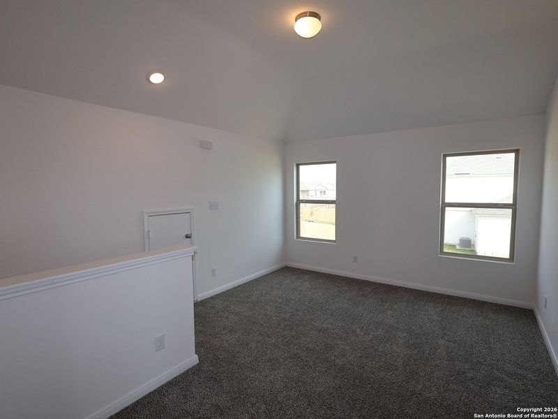 Spacious, unfurnished interior of a new home in Greenspoint Heights, Seguin (Image 38).