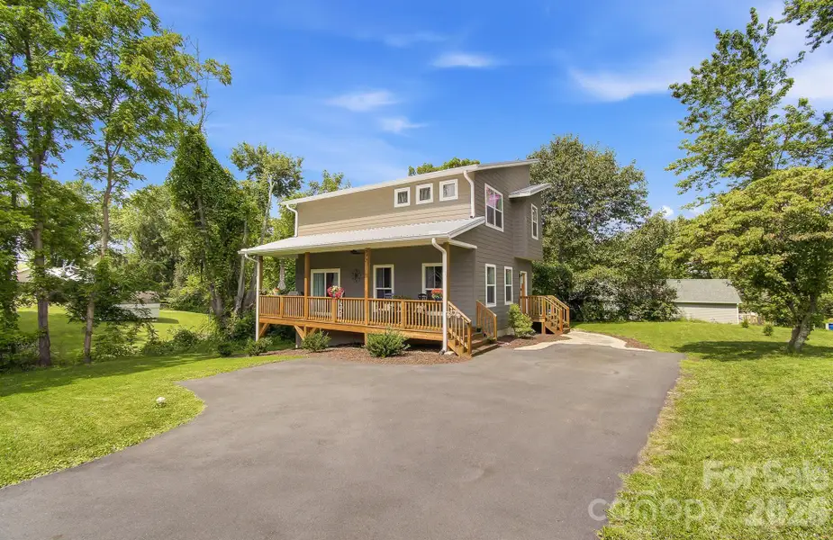Image 40 of a home in .