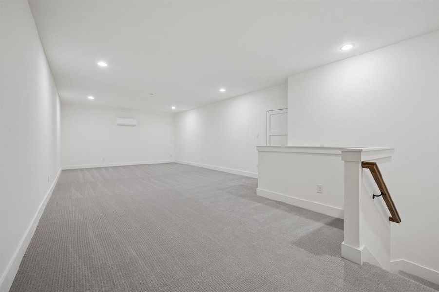 700 square feet on second story - no virtual staging.