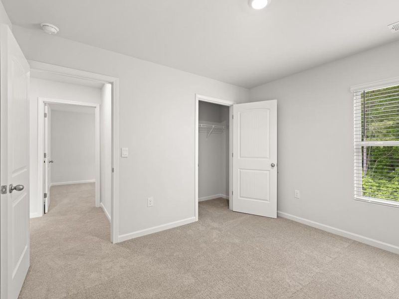 Spacious, unfurnished interior of a new home in Oakleigh Glen, Dallas (Image 30).