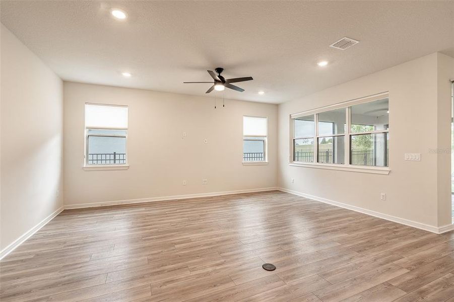 Spacious, unfurnished interior of a new home in Willow Ridge, Montverde (Image 29).