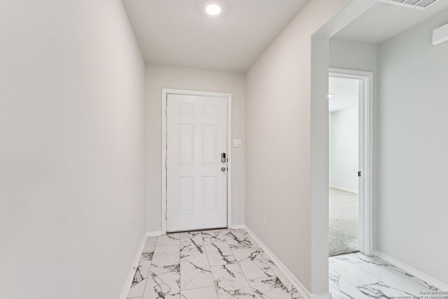 Spacious, unfurnished interior of a new home in Solana Ridge, San Antonio (Image 21). Spacious, unfurnished interior of a new home in Solana Ridge, San Antonio (Image 21).