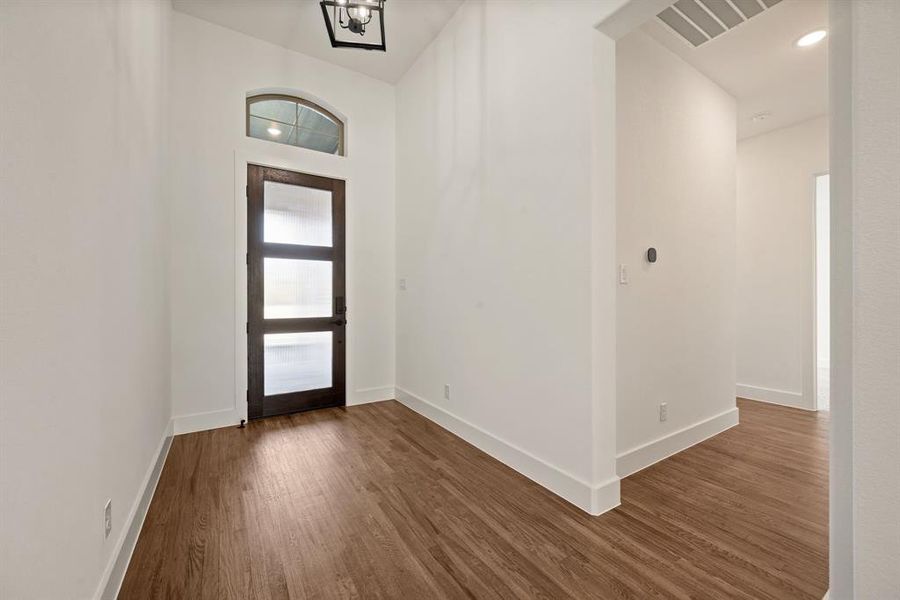 Spacious, unfurnished interior of a new home in Rolling Creek Ranch, Aledo (Image 33).