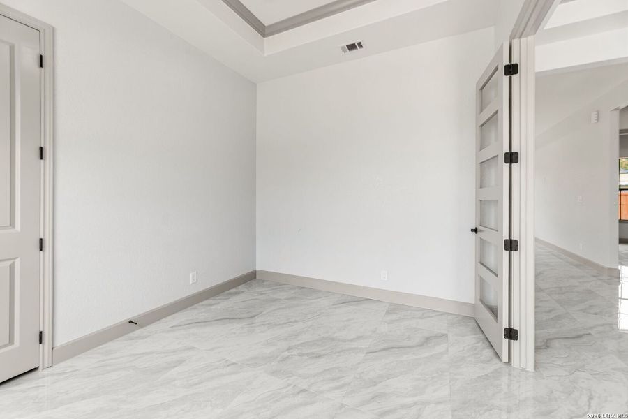 Spacious, unfurnished interior of a new home in , Selma (Image 40).