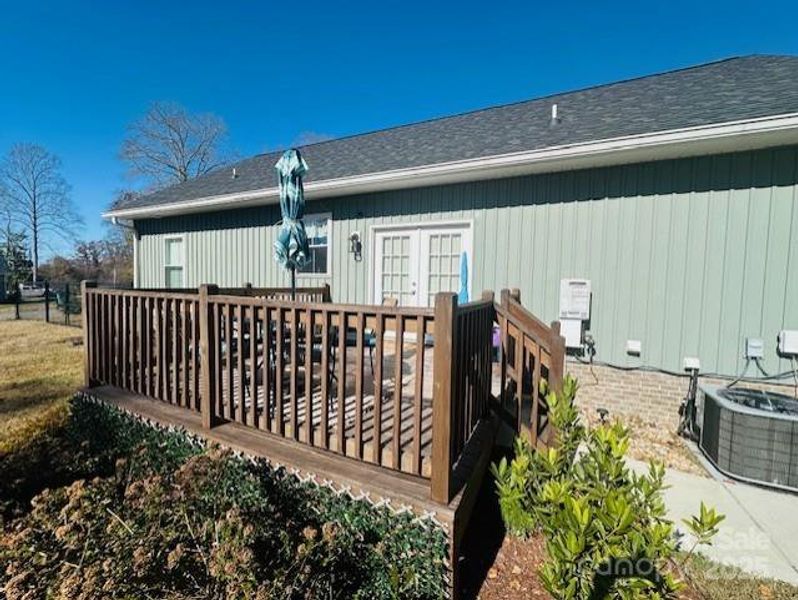 Exterior details and patio area of a home in , Grover (Image 18).