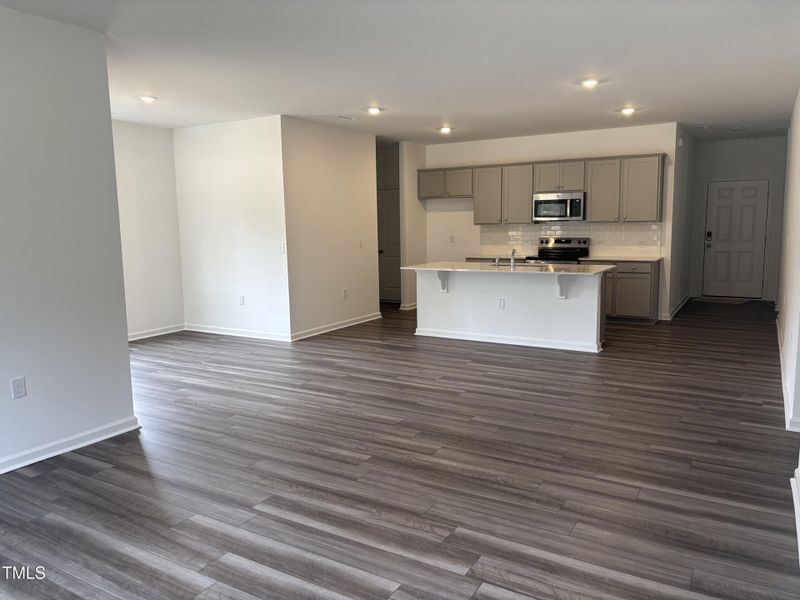 20 BL family room , dining room, kitchen