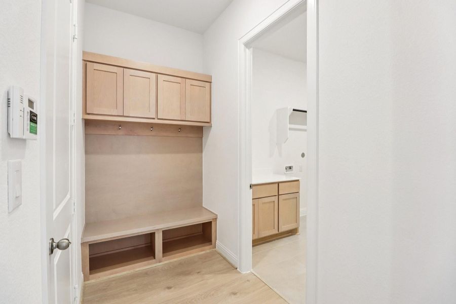 Furnished interior view inside a new home in Evergreen 60', Conroe (Image 6).