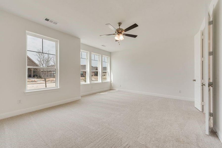 Spacious, unfurnished interior of a new home in Prairie Ridge, Midlothian (Image 18).