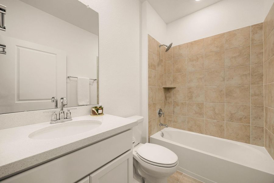 Furnished interior view inside a new home in Bonterra at Cross Creek Ranch 45s - Age 55+, Fulshear (Image 16).