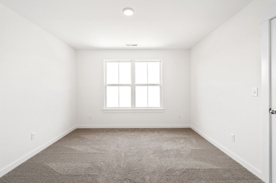 Spacious, unfurnished interior of a new home in Woods Crossing, Gallatin (Image 58).