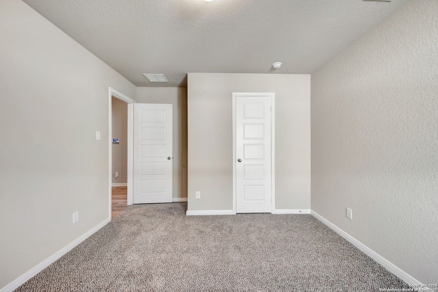 Spacious, unfurnished interior of a new home in Greenspoint Heights, Seguin (Image 23).