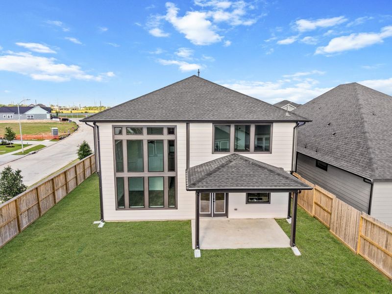 Exterior details and patio area of a home in Jubilee 45', 70', Hockley (Image 3).