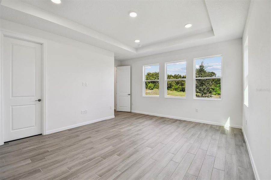 Spacious, unfurnished interior of a new home in Emerson Pointe, Apopka (Image 40).