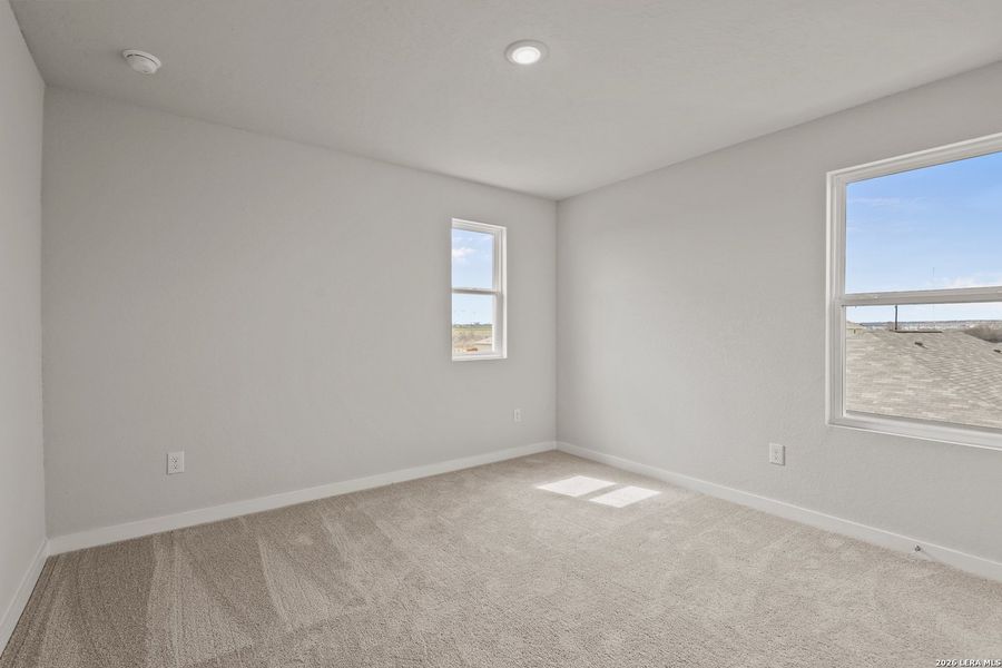 Spacious, unfurnished interior of a new home in Park Place, New Braunfels (Image 15).