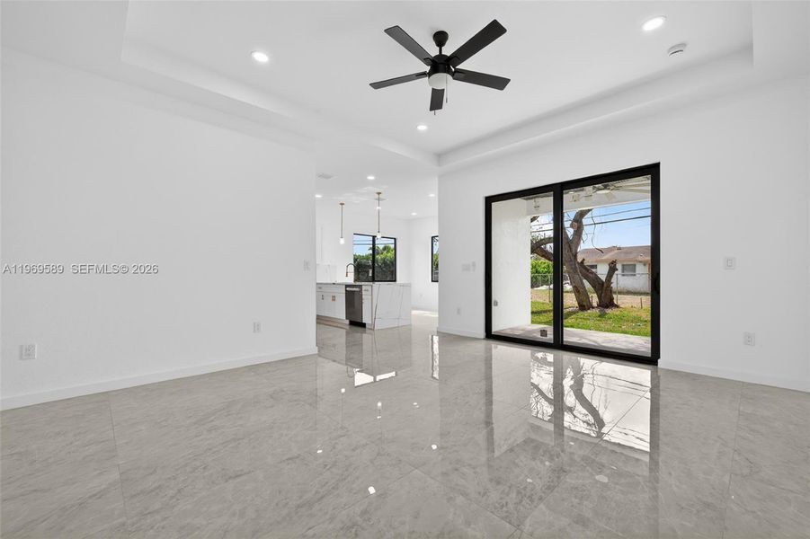 Spacious, unfurnished interior of a new home in , Fort Lauderdale (Image 19).