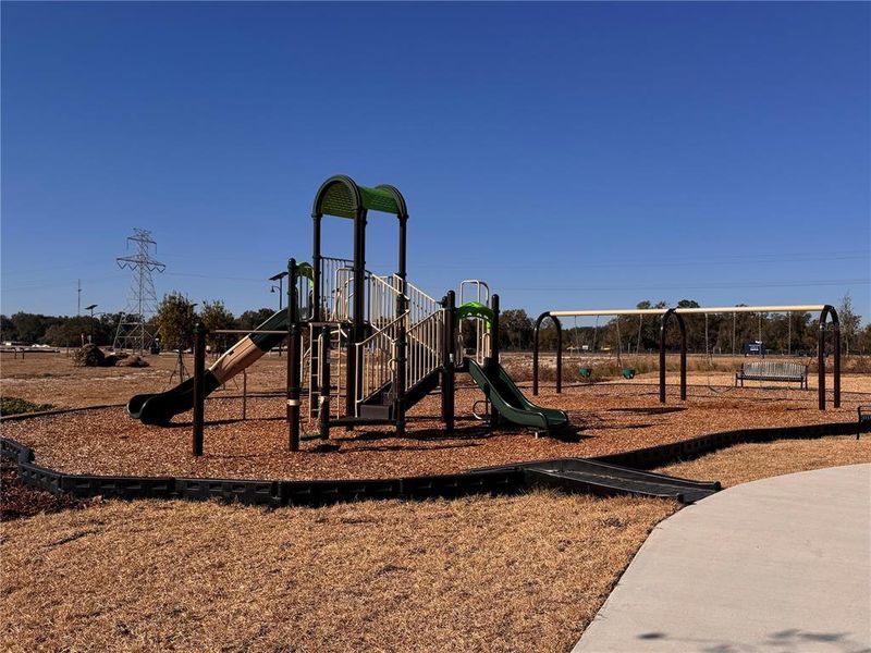 Community amenities in , Lady Lake (Image 46). Community amenities in , Lady Lake (Image 46).