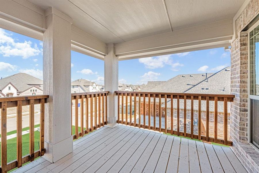 Exterior details and patio area of a home in Triple Diamond Ranch, Mansfield (Image 4).