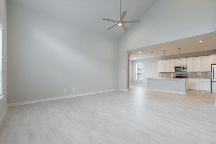 Spacious, unfurnished interior of a new home in Morton Creek Ranch, Katy (Image 32).