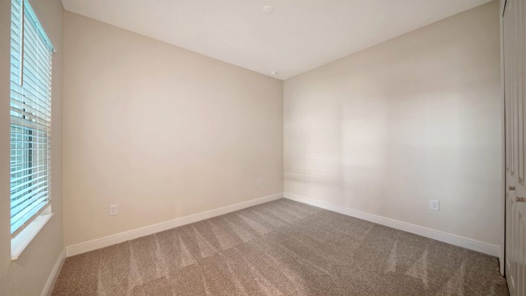 Spacious, unfurnished interior of a new home in Palm Grove, Lakewood Ranch (Image 32).