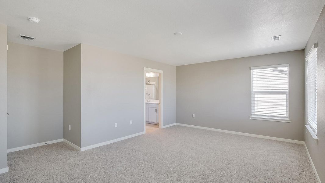 Spacious, unfurnished interior of a new home in Carriage Hills, Frederick (Image 19).