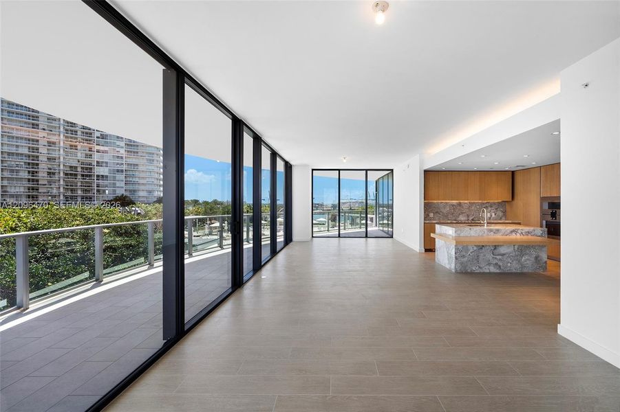 Spacious, unfurnished interior of a new home in , Miami Beach (Image 35).