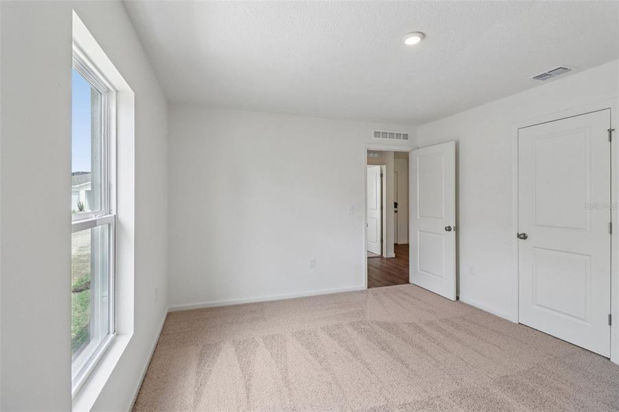 Spacious, unfurnished interior of a new home in Sumter Villas, Sumterville (Image 18).