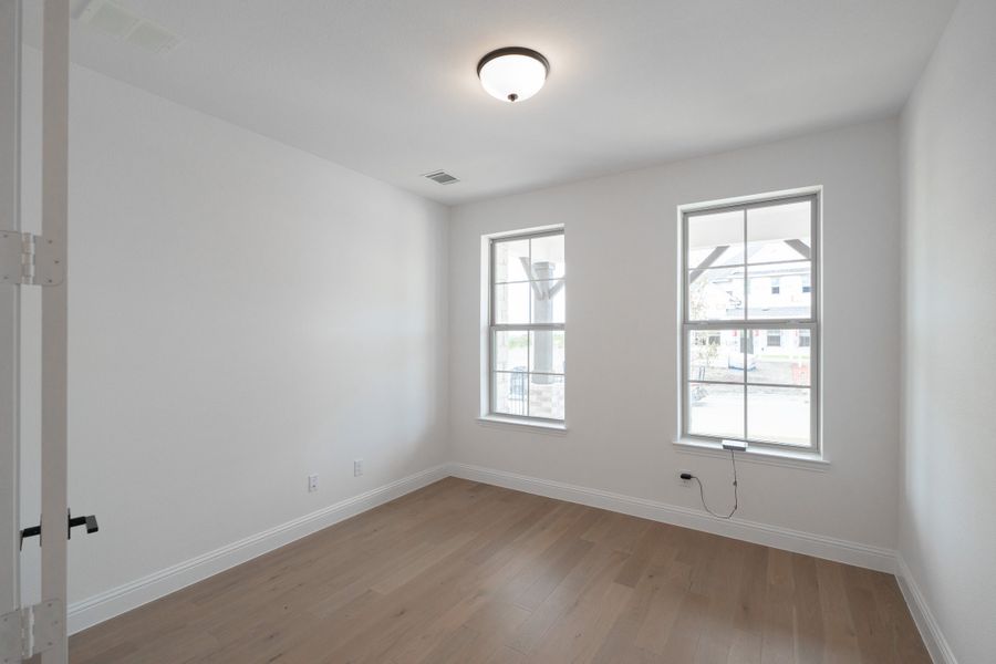 Spacious, unfurnished interior of a new home in Enclave at Legacy Hills, Celina (Image 25).