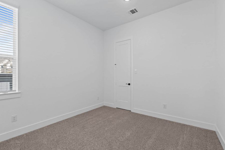Spacious, unfurnished interior of a new home in Fulshear Lakes, Fulshear (Image 63). Spacious, unfurnished interior of a new home in Fulshear Lakes, Fulshear (Image 63).