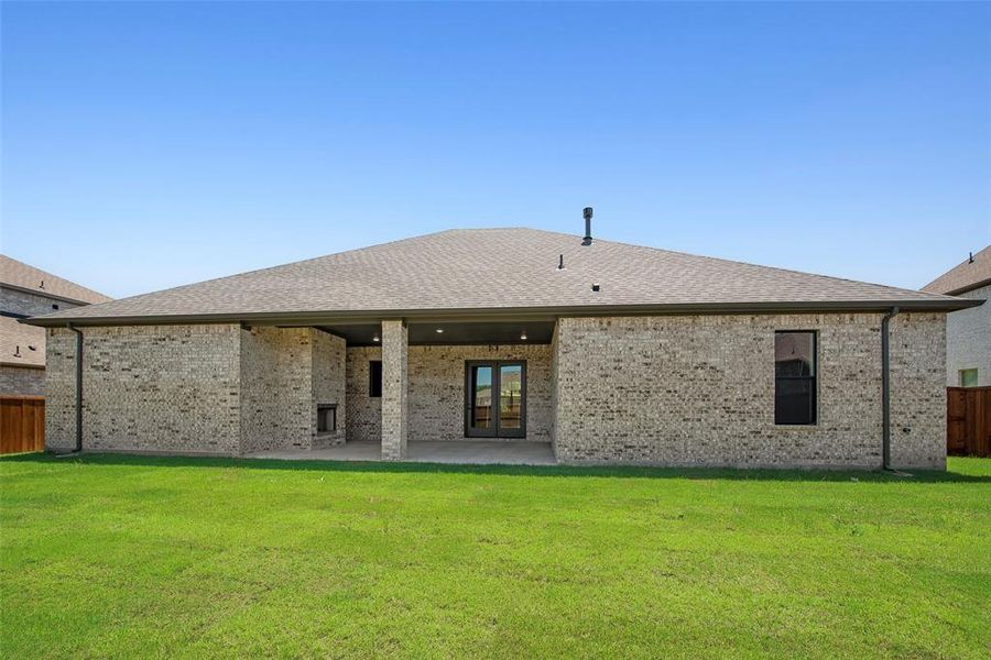 Front exterior of a new home in Lincoln Pointe, Van Alstyne, TX, highlighting curb appeal (Image 19). Front exterior of a new home in Lincoln Pointe, Van Alstyne, TX, highlighting curb appeal (Image 19).