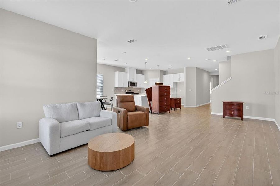 Furnished interior view inside a new home in , Lady Lake (Image 8).
